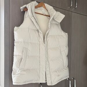 Women’s Light Cream Puffer Vest with Hood Lululemon Wunderpuff Long vest